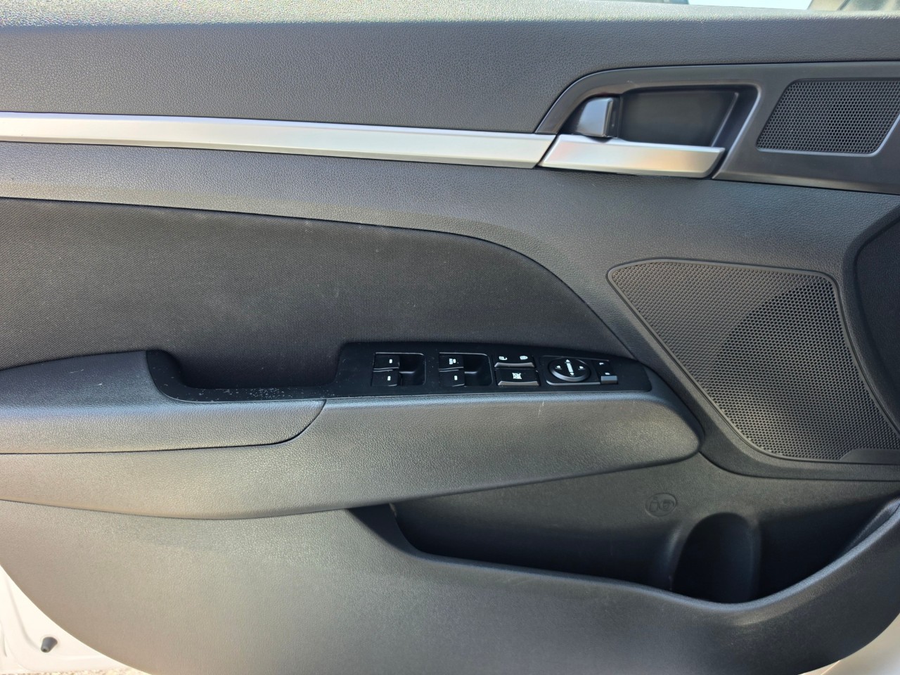 2019 Hyundai Elantra photo 20