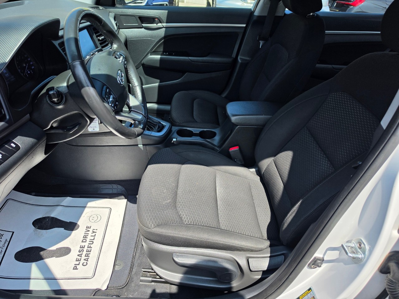 2019 Hyundai Elantra photo 9