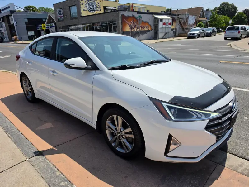 2019 Hyundai Elantra photo 1