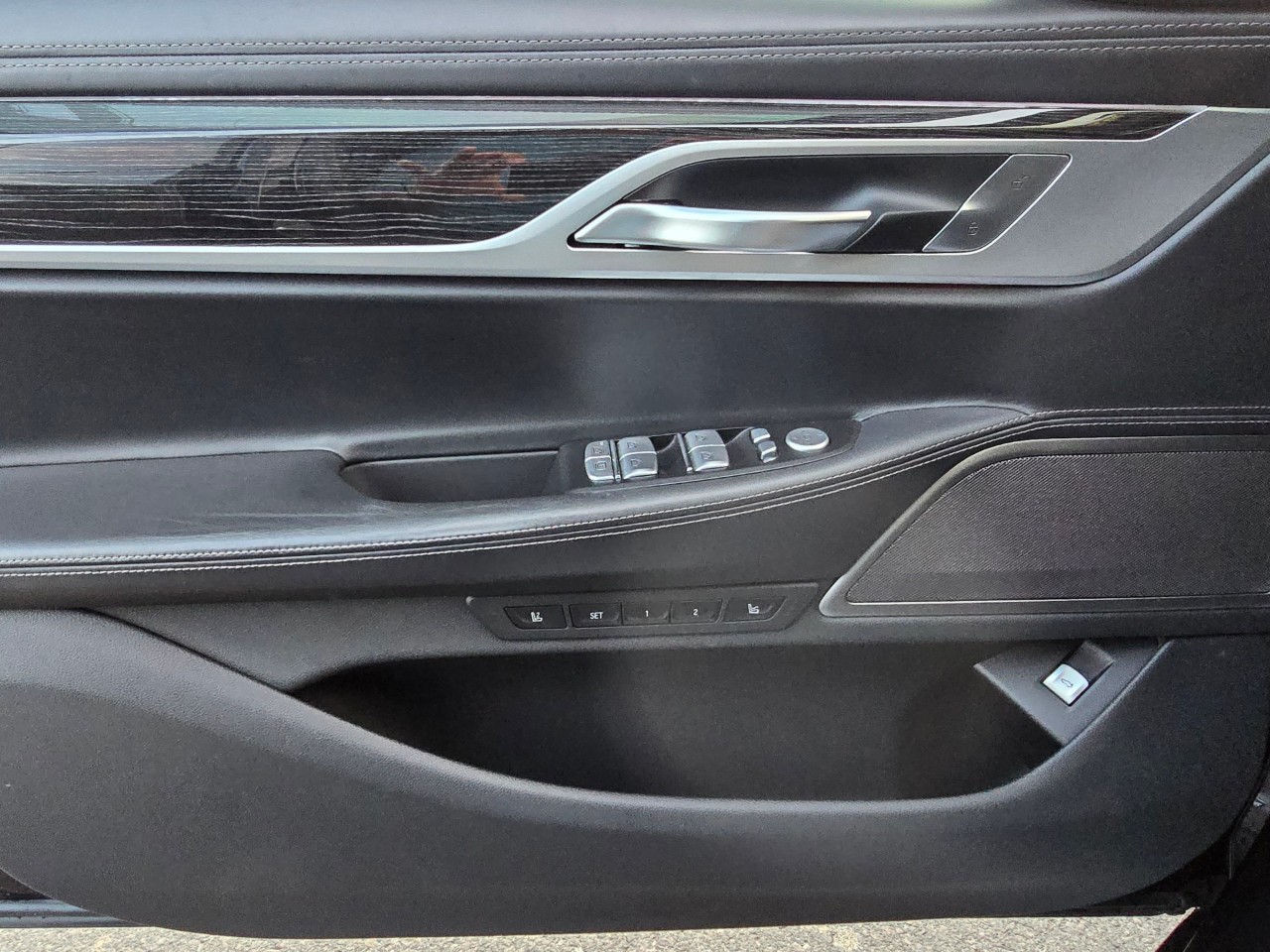 2020 BMW 7 Series photo 18