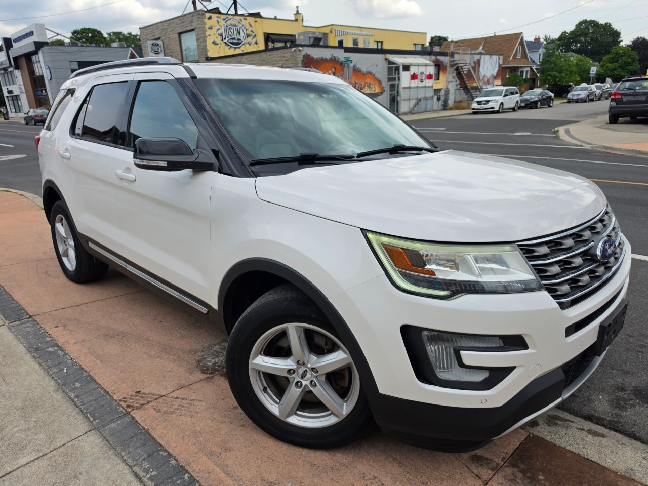 2017 Ford Explorer photo 1