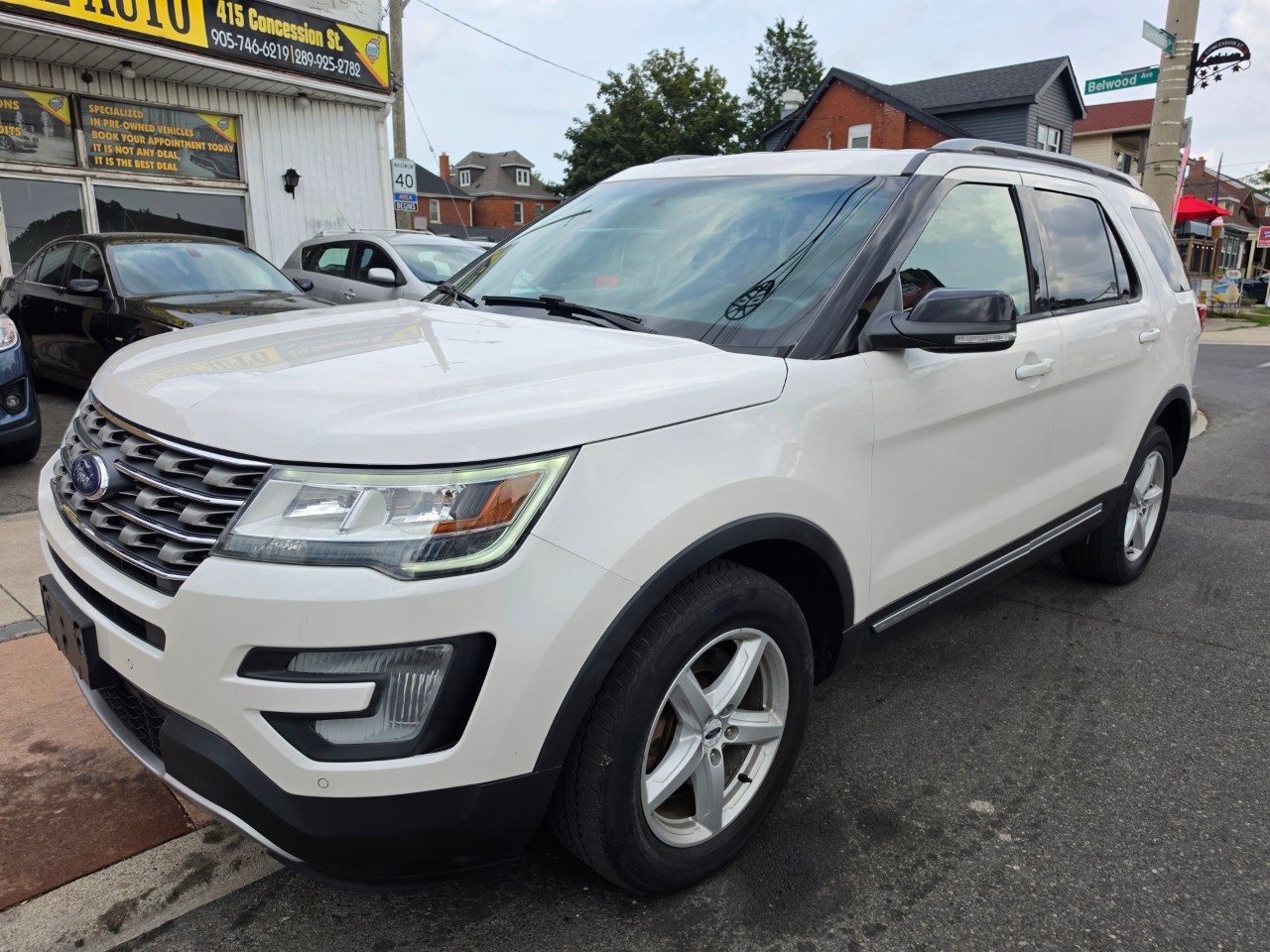 2017 Ford Explorer photo 3