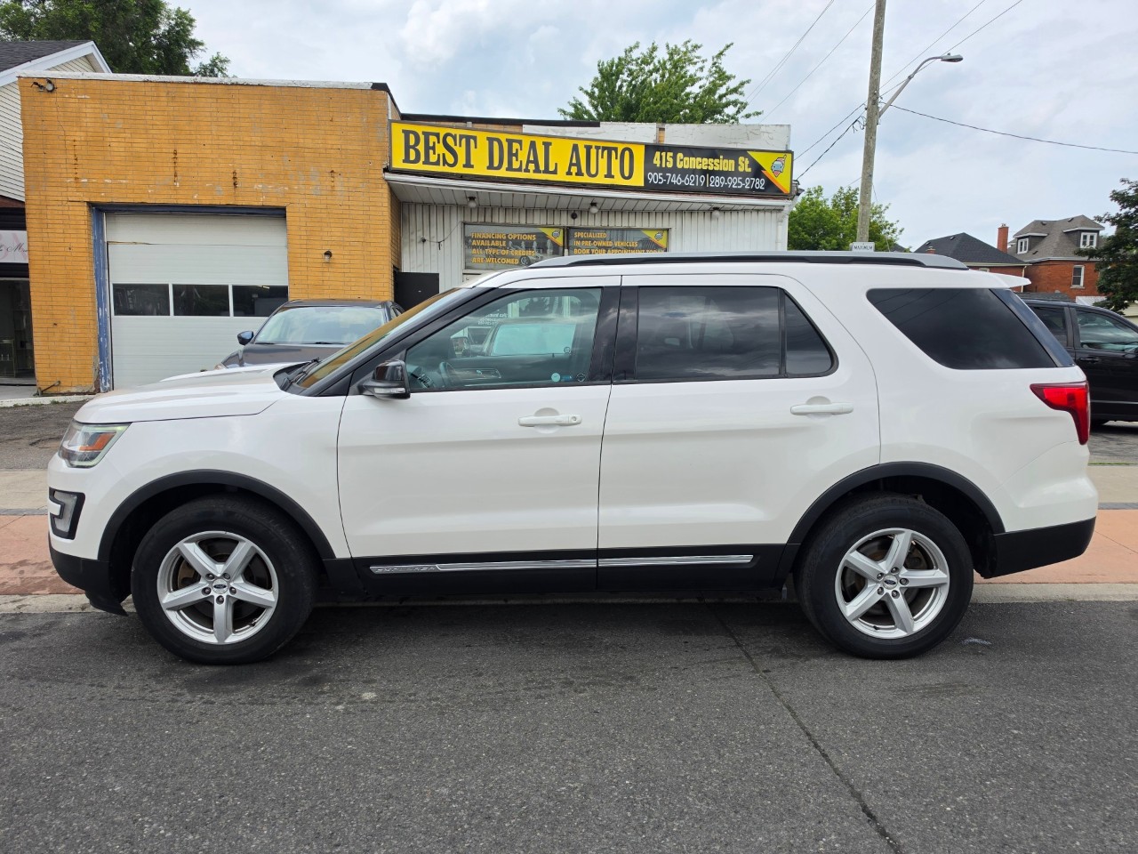2017 Ford Explorer photo 4