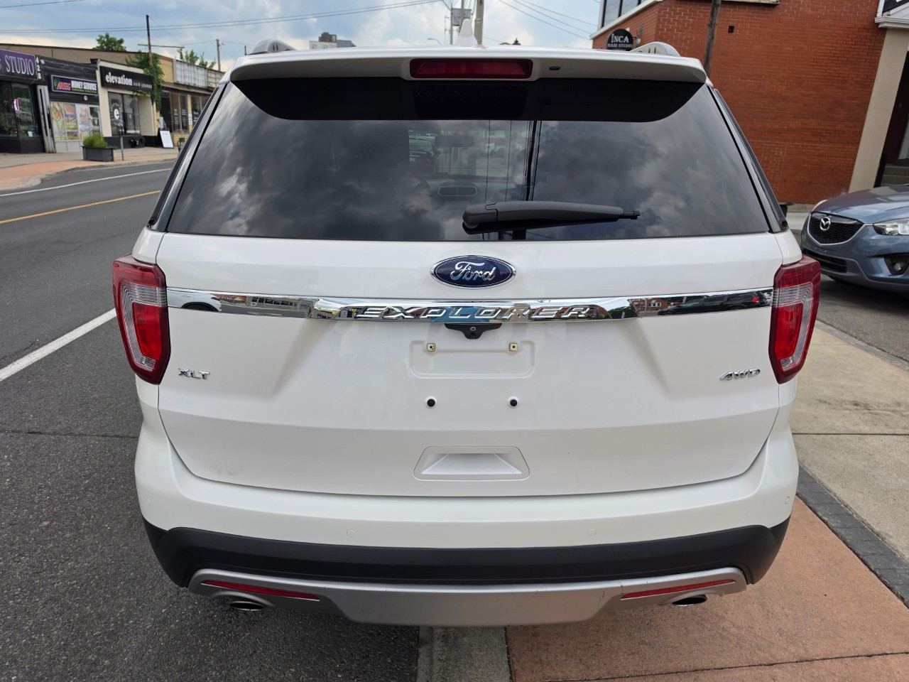 2017 Ford Explorer photo 6