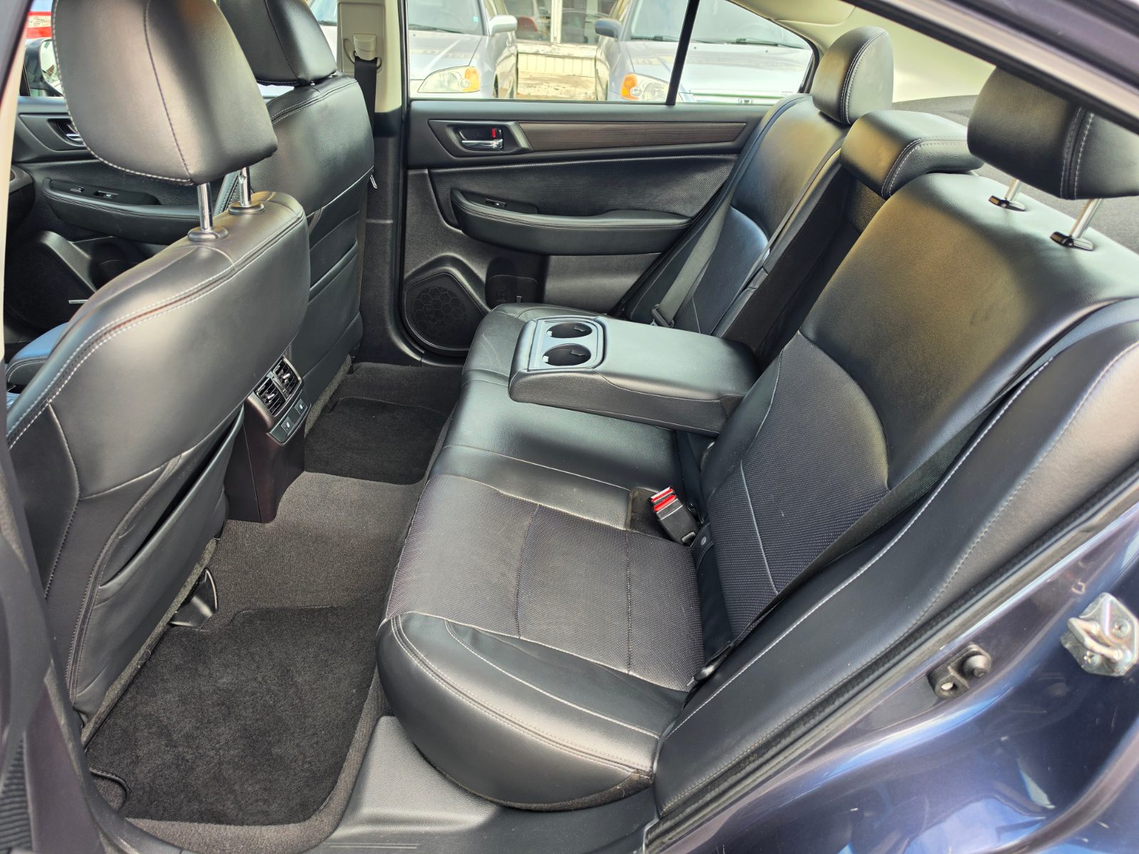 2016 Subaru Legacy photo 12