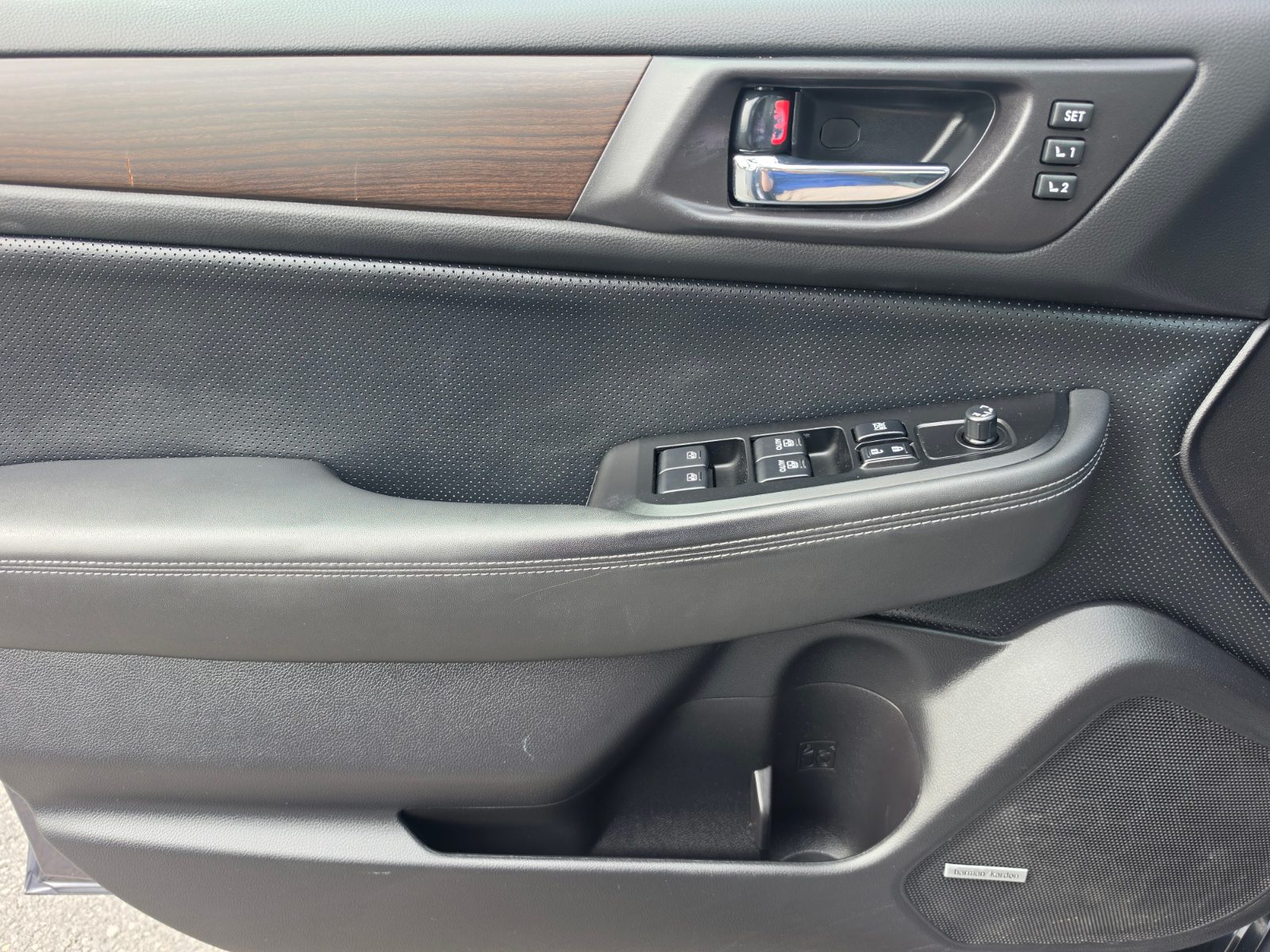 2016 Subaru Legacy photo 19