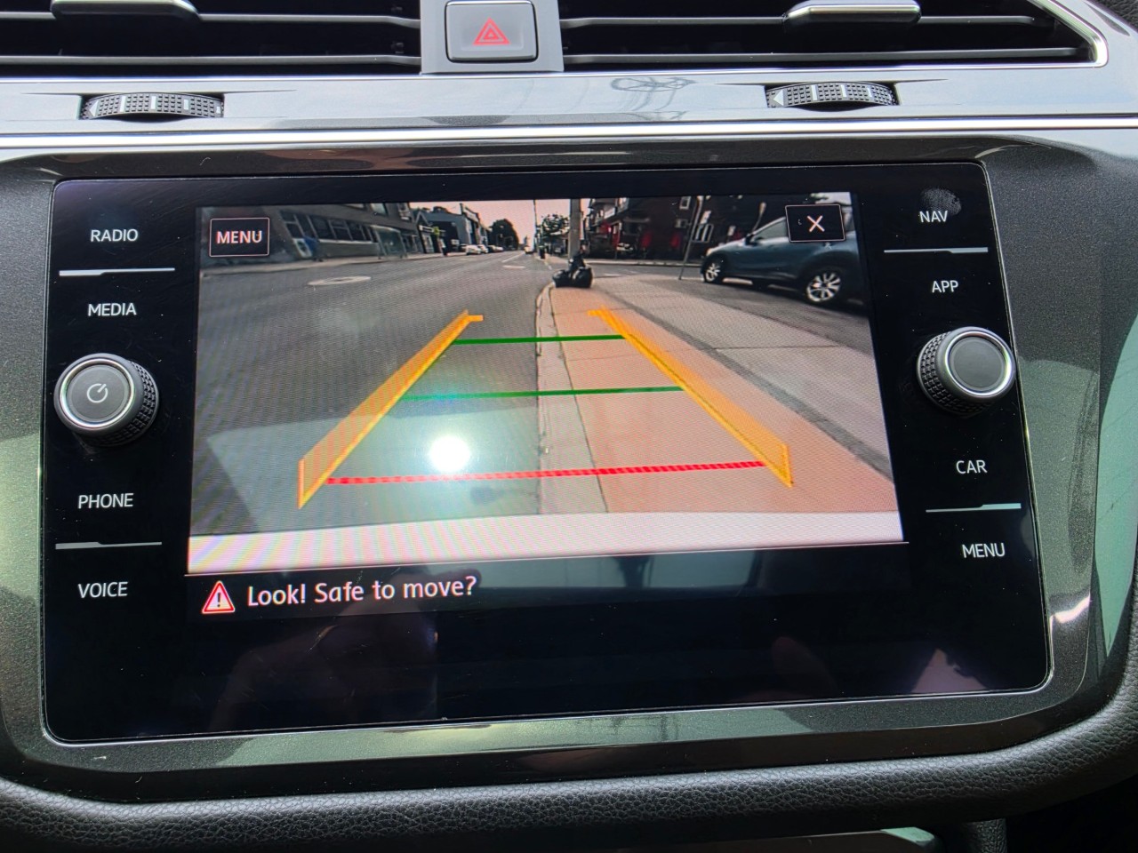 2018 Volkswagen Tiguan photo 17