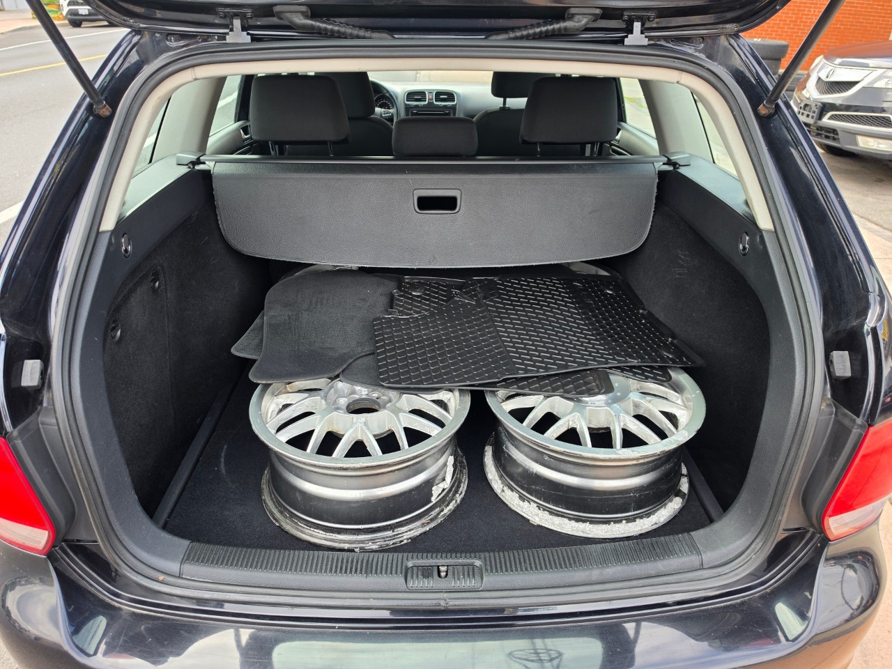 2014 Volkswagen Golf Wagon photo 13