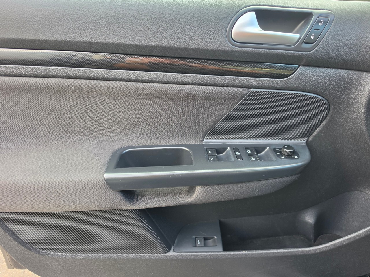 2014 Volkswagen Golf Wagon photo 19