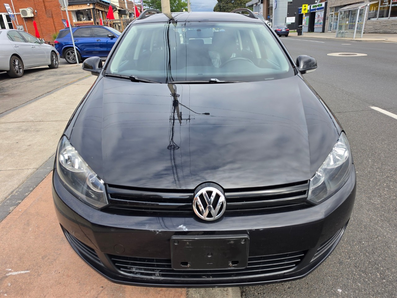 2014 Volkswagen Golf Wagon photo 2