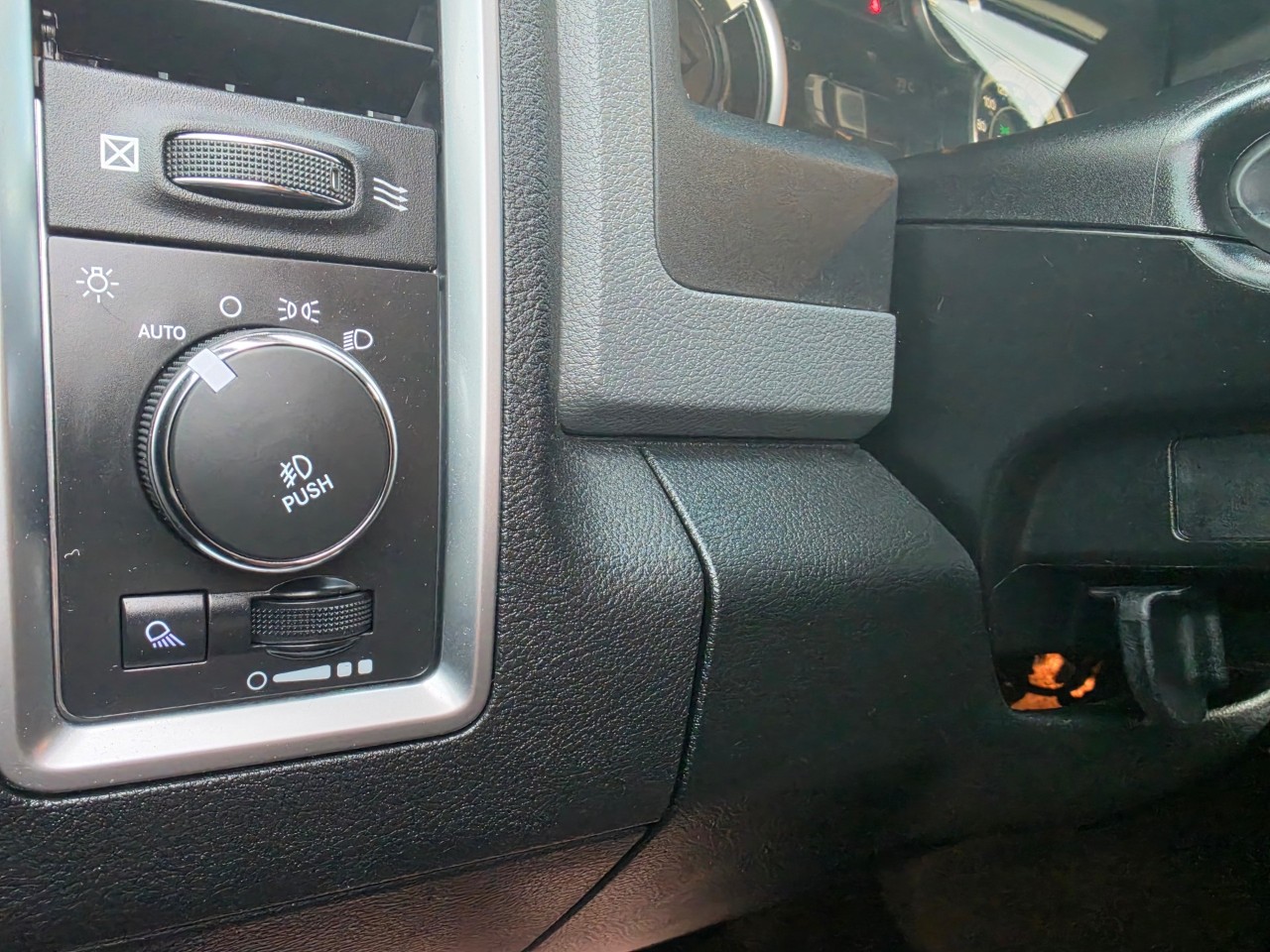 2015 Ram 1500 photo 19