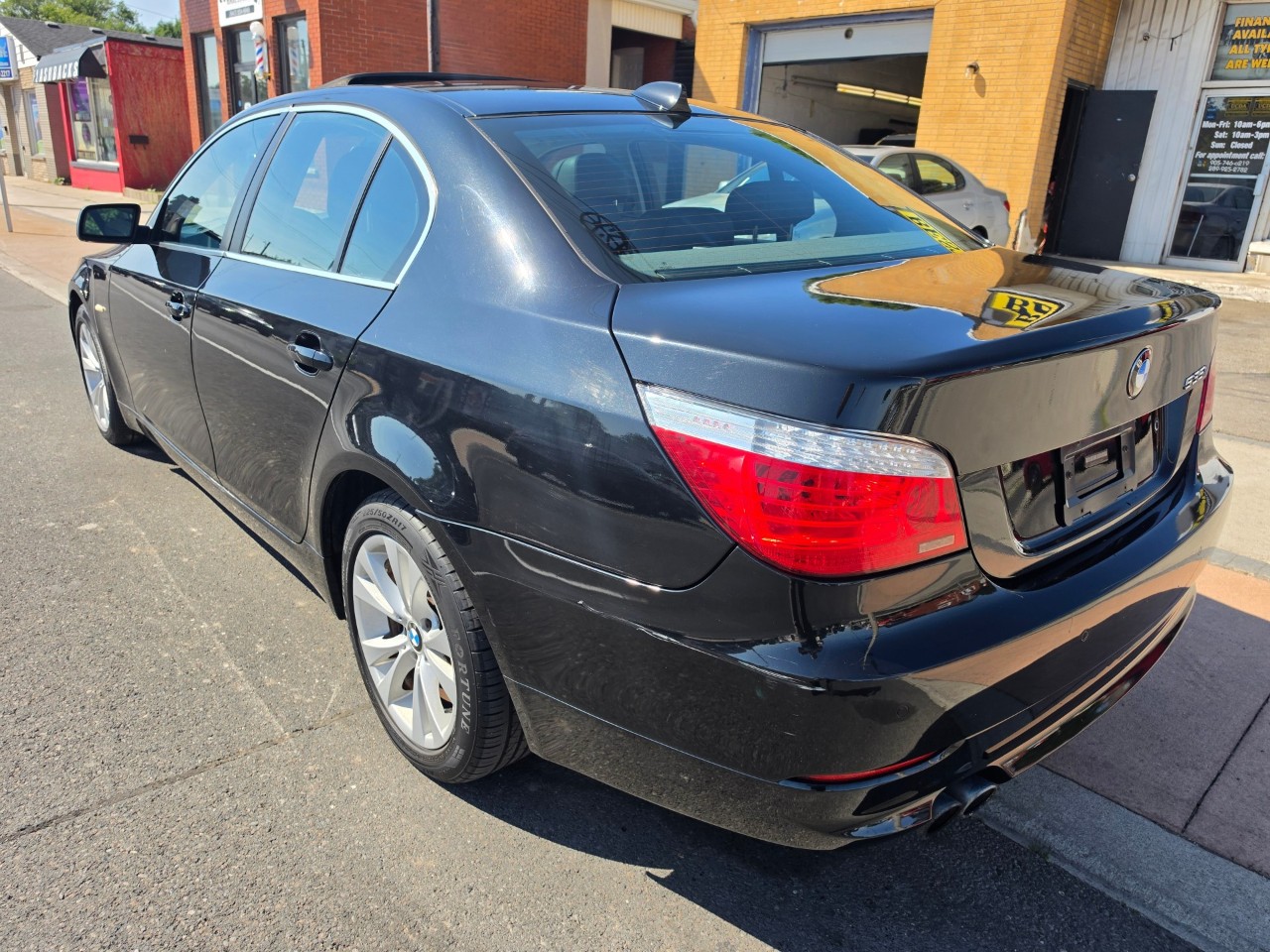 2010 BMW 5 Series photo 5