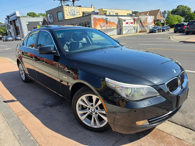 2010 BMW 5 Series photo 1
