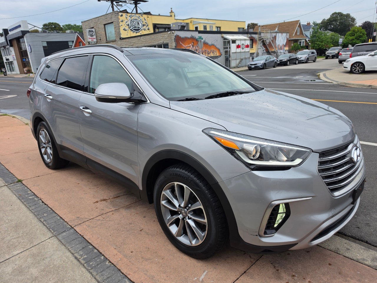 2017 Hyundai Santa Fe XL photo 1