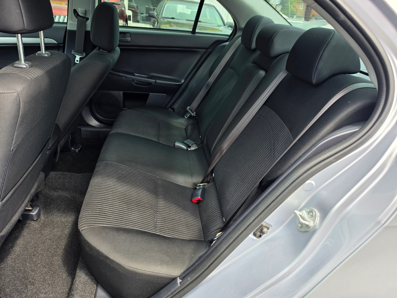 2014 Mitsubishi Lancer photo 13