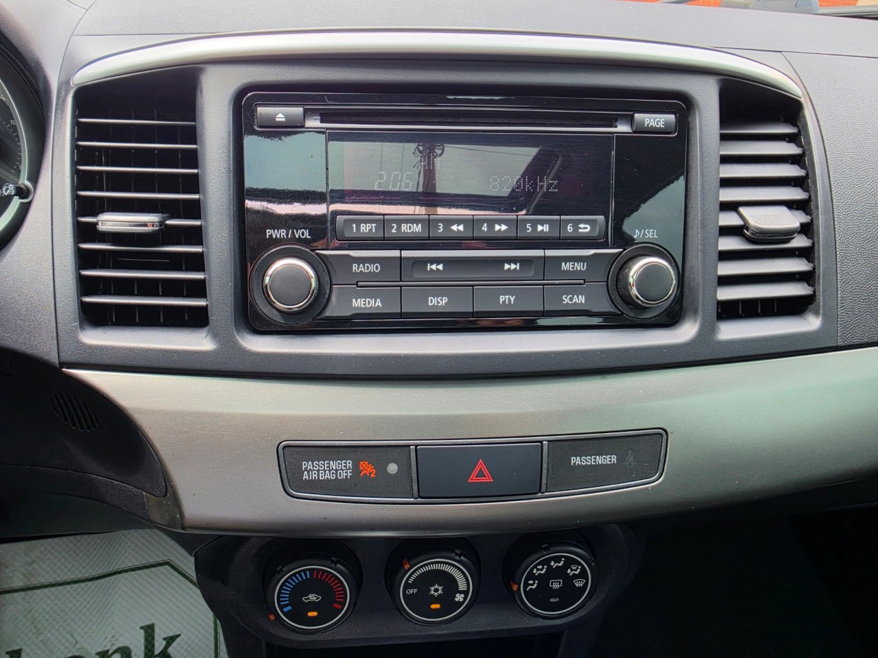 2014 Mitsubishi Lancer photo 17