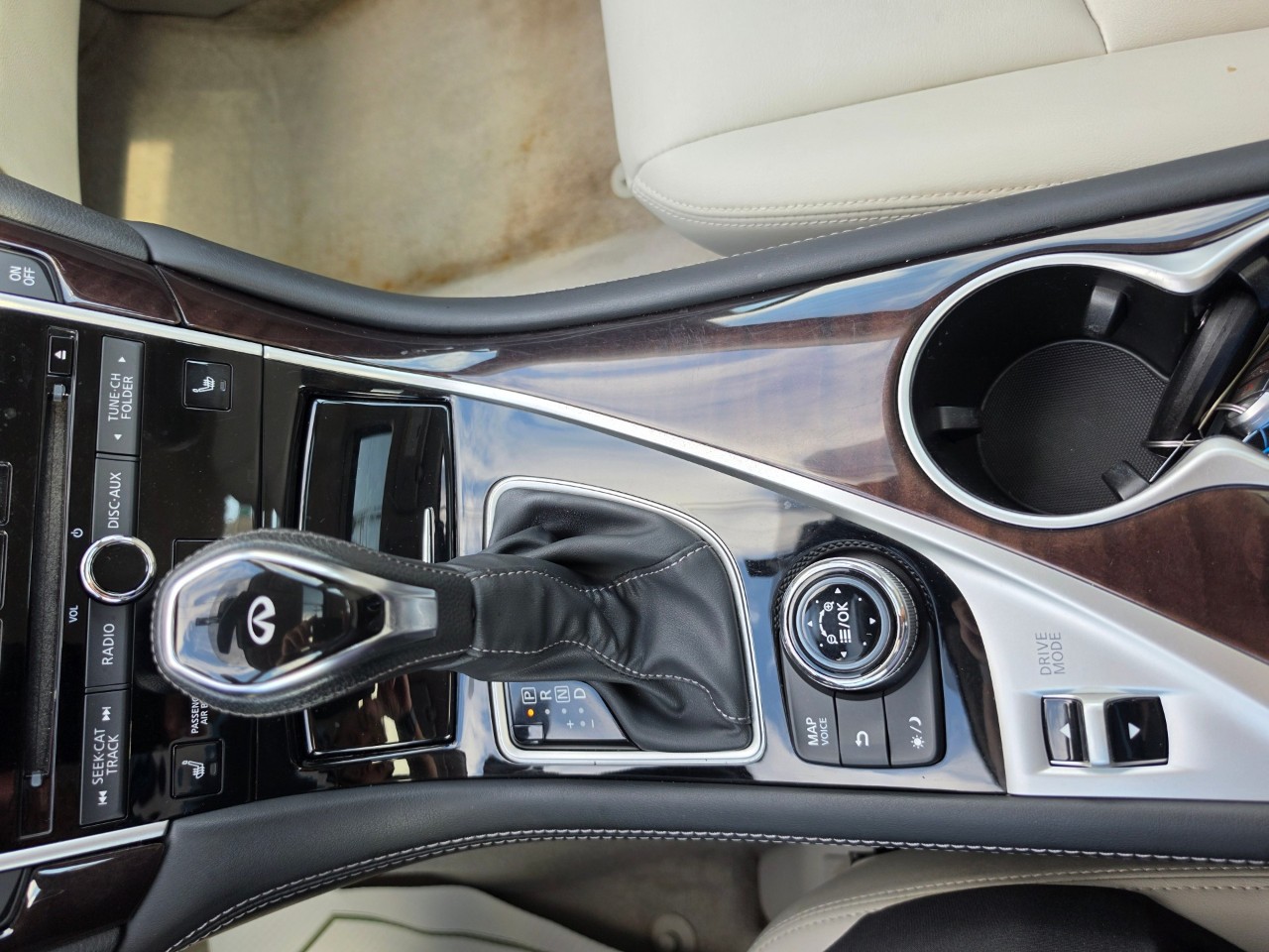 2018 INFINITI Q50 photo 15