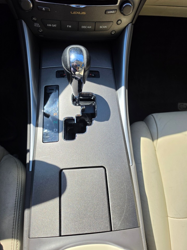 2009 Lexus IS 250 photo 16