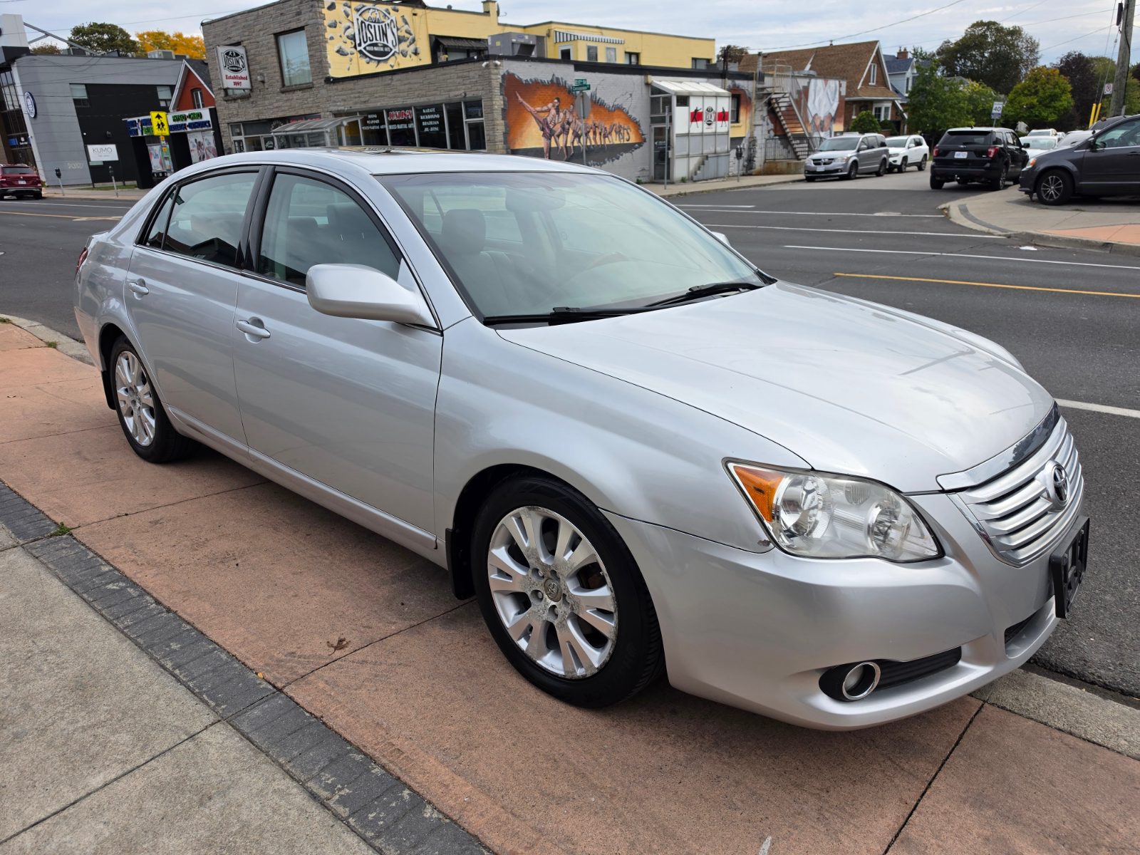 2009 Toyota Avalon photo 1