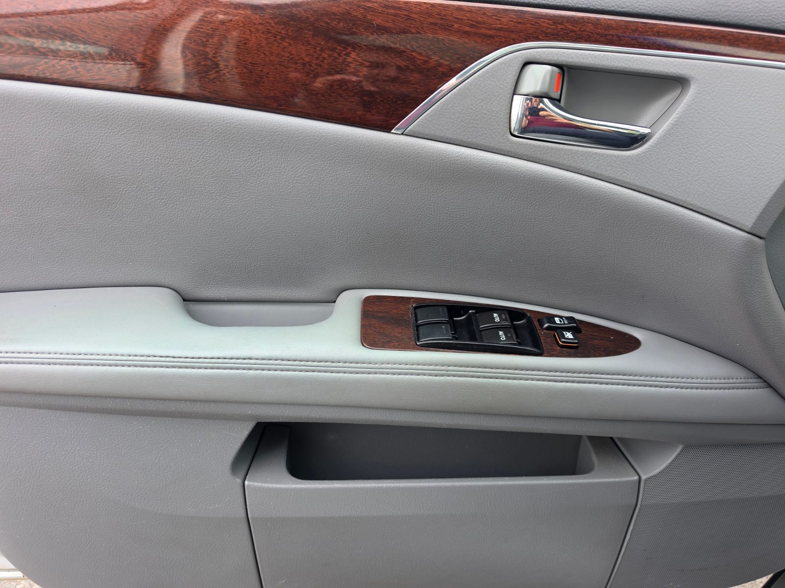 2009 Toyota Avalon photo 19