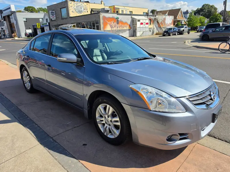 2012 Nissan Altima photo 1