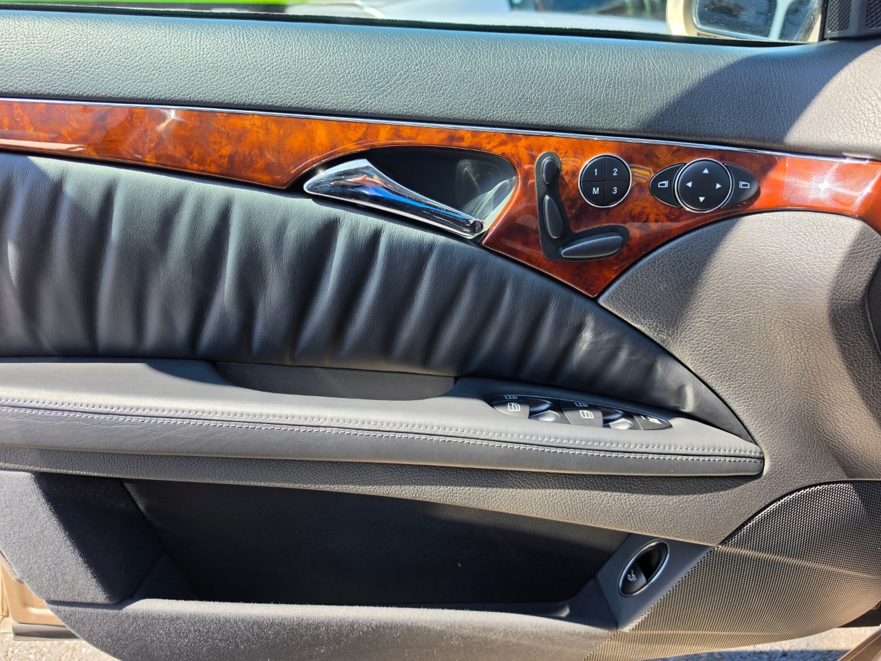 2003 Mercedes-Benz E-Class photo 19