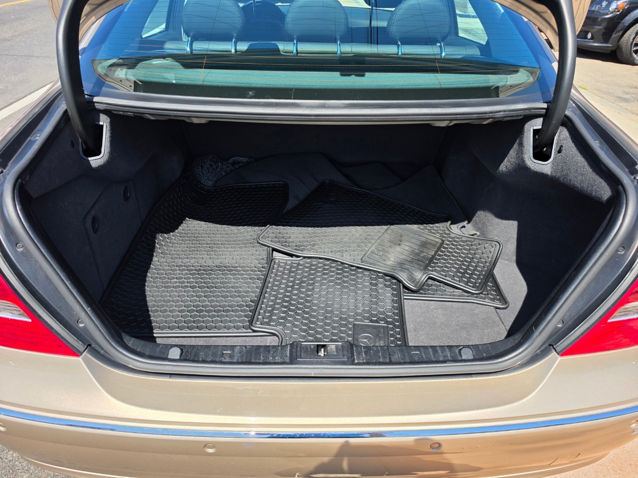 2003 Mercedes-Benz E-Class photo 20
