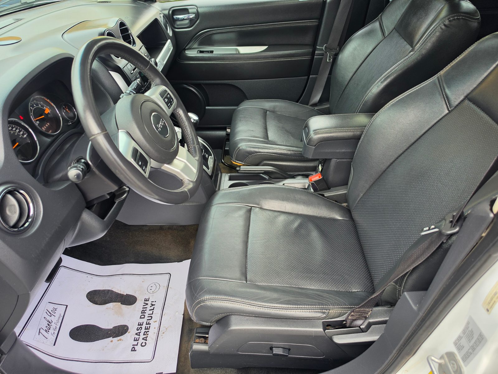 2015 Jeep Compass photo 9
