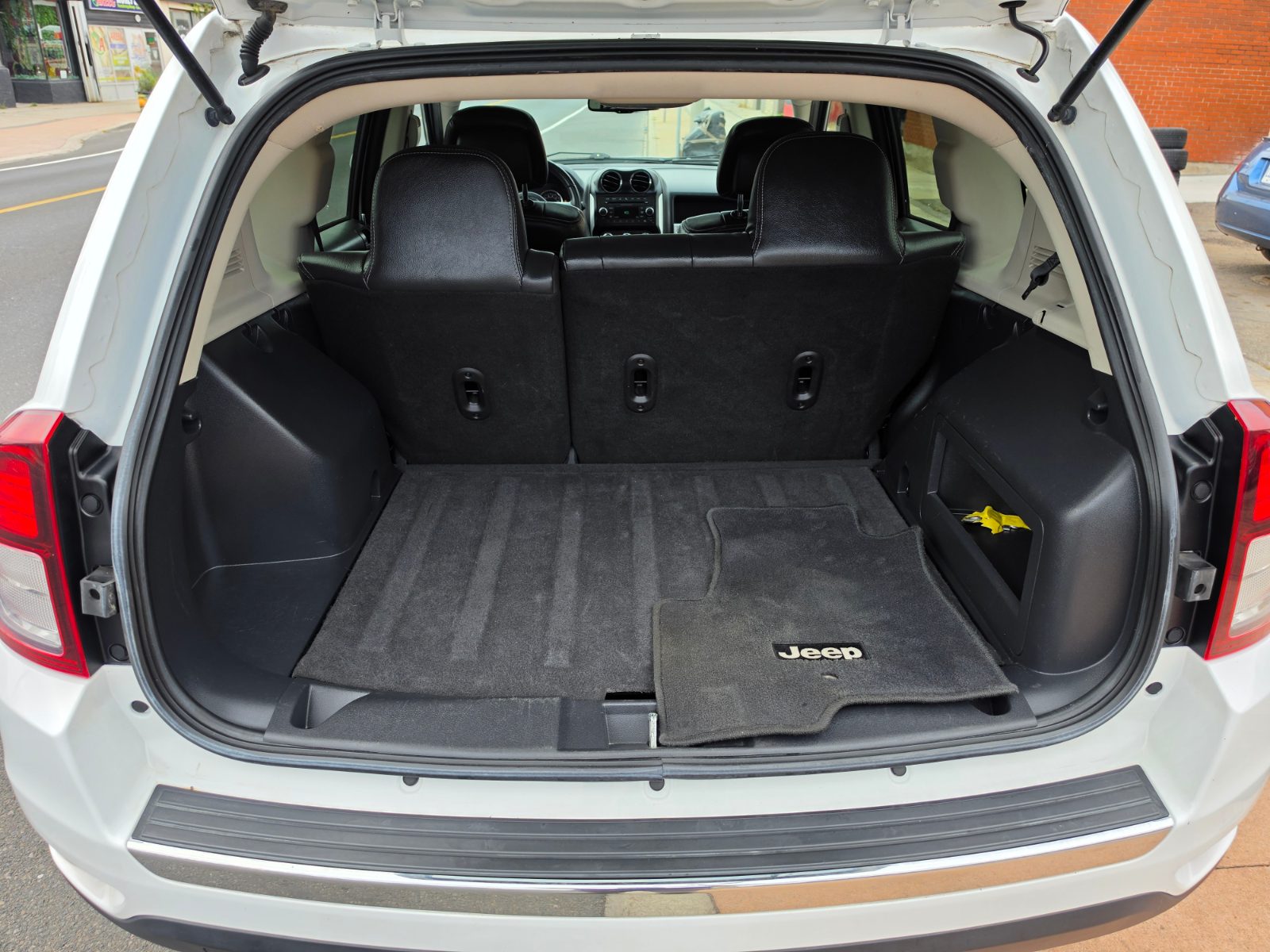 2015 Jeep Compass photo 13