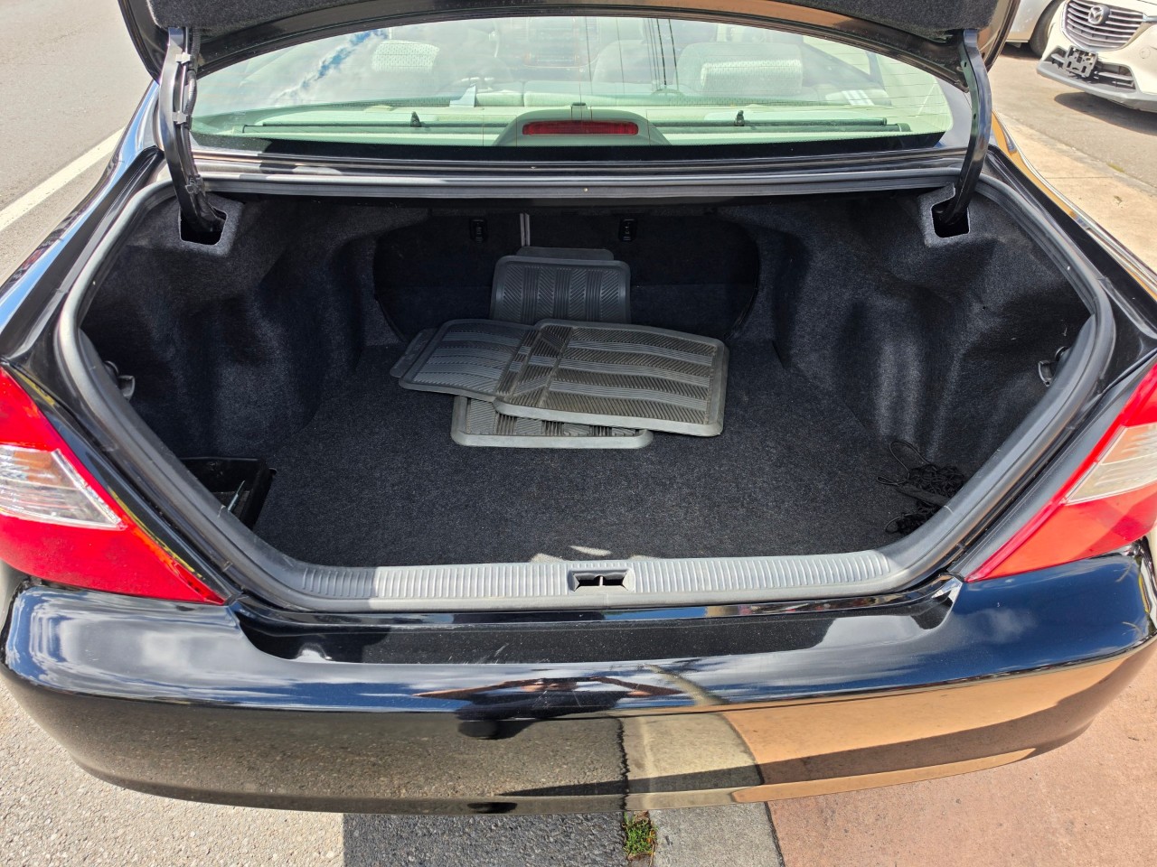 2003 Toyota Camry photo 14