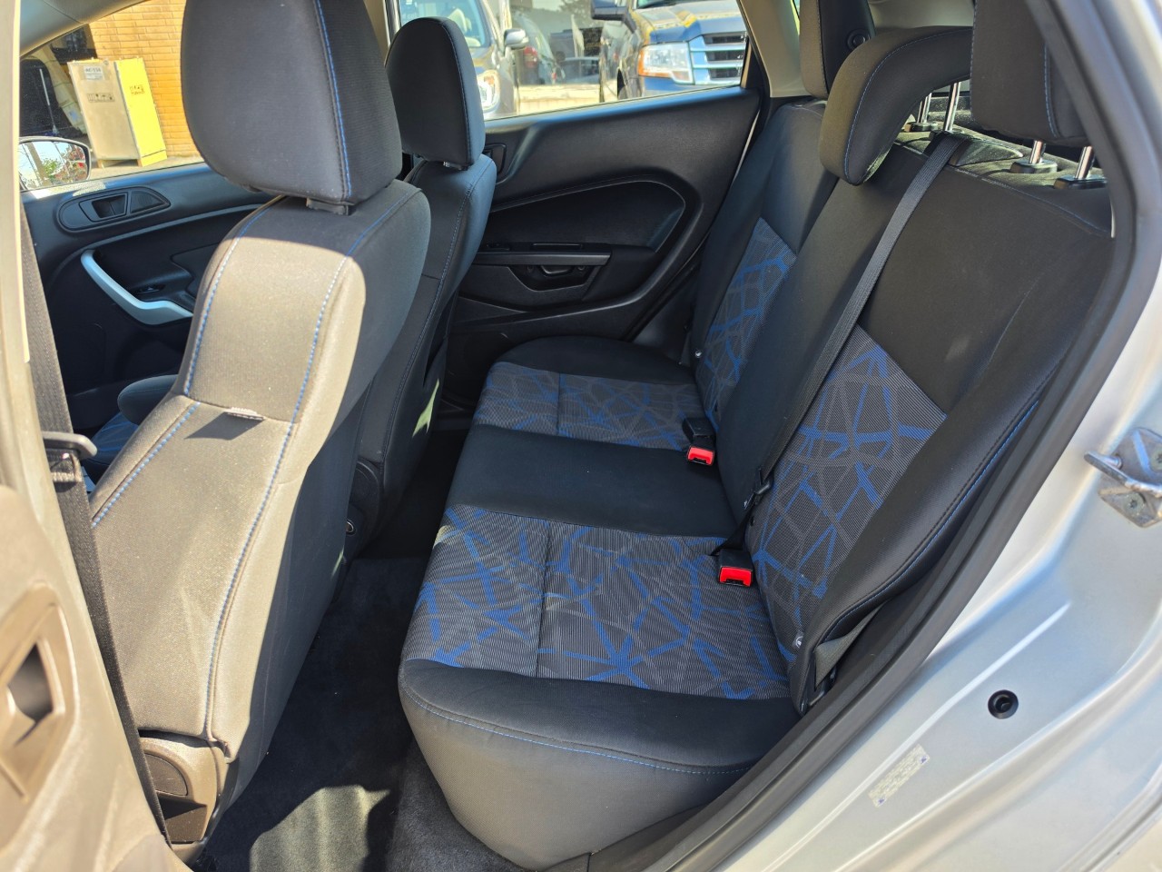 2013 Ford Fiesta photo 12