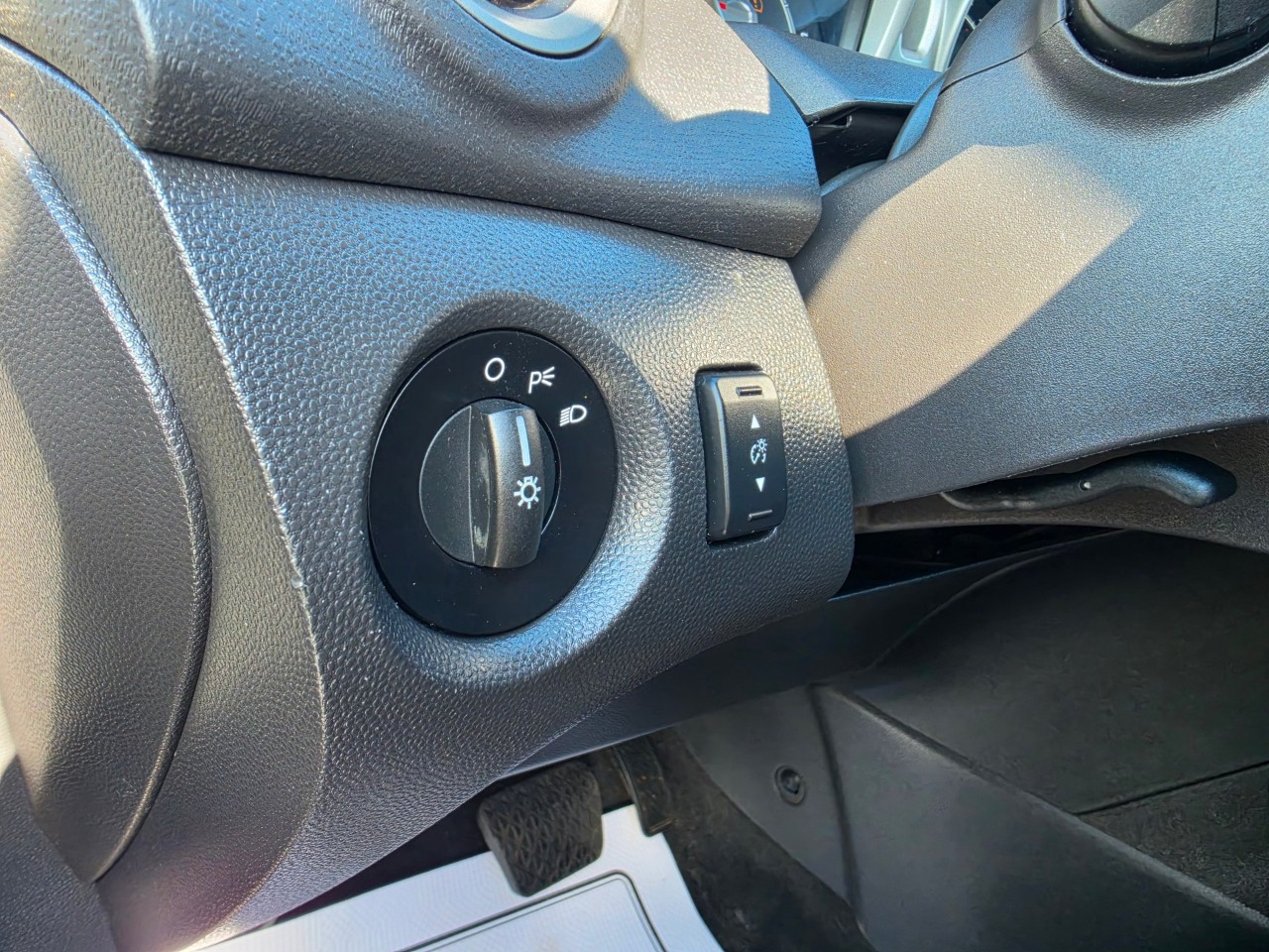 2013 Ford Fiesta photo 18