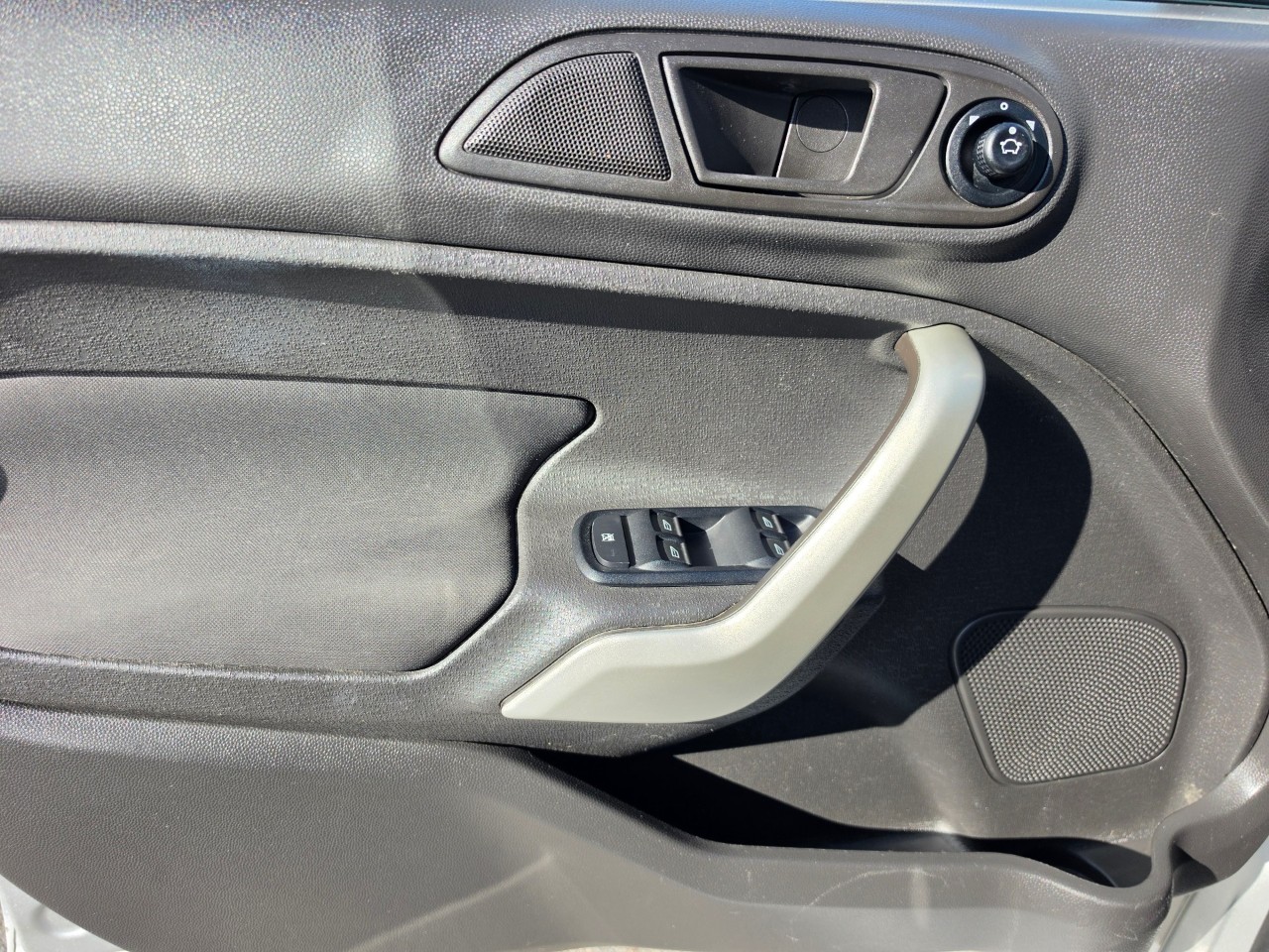 2013 Ford Fiesta photo 19