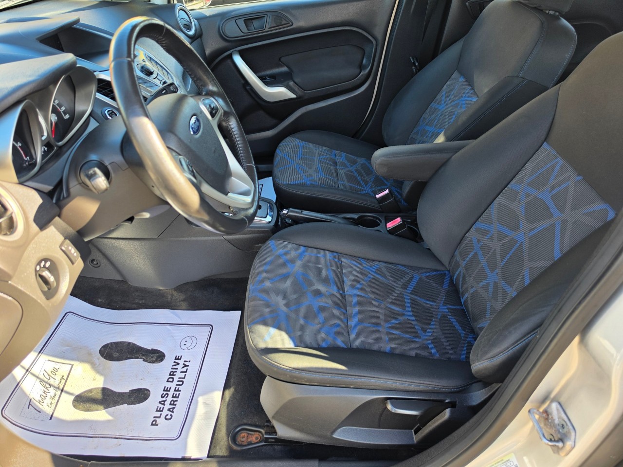 2013 Ford Fiesta photo 9