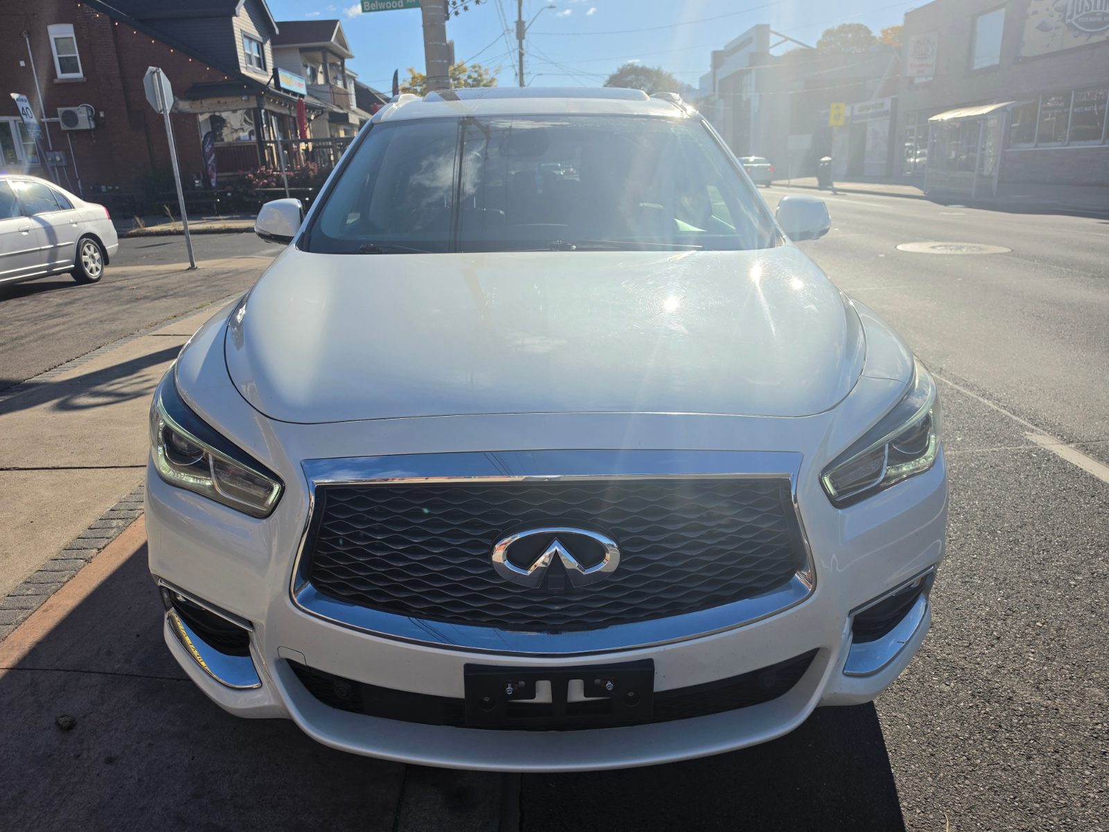 2017 INFINITI QX60 photo 2