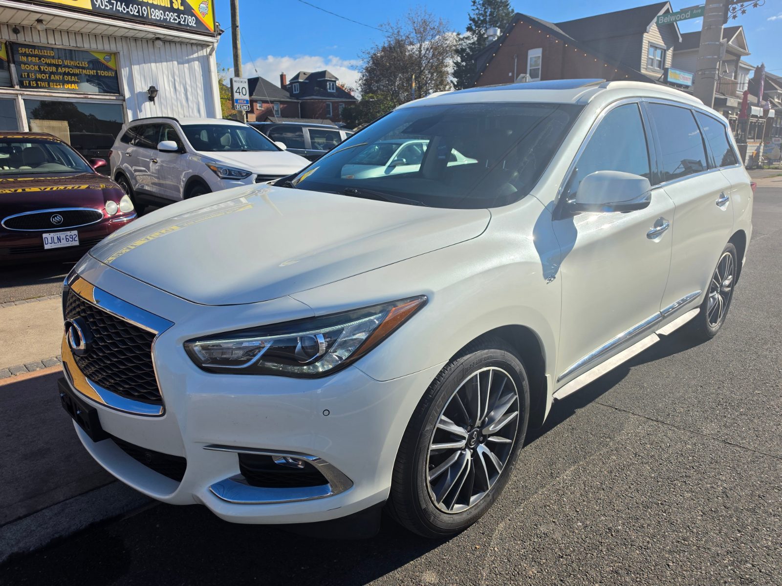 2017 INFINITI QX60 photo 3