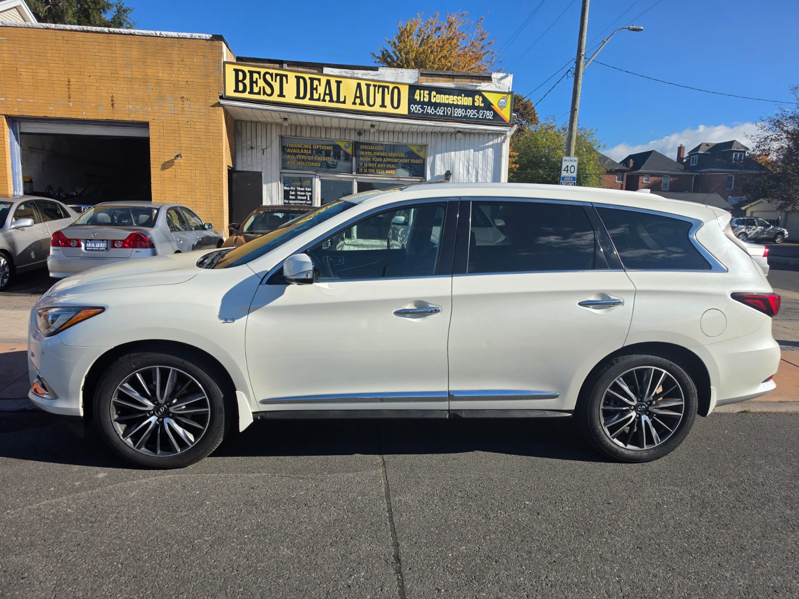 2017 INFINITI QX60 photo 4