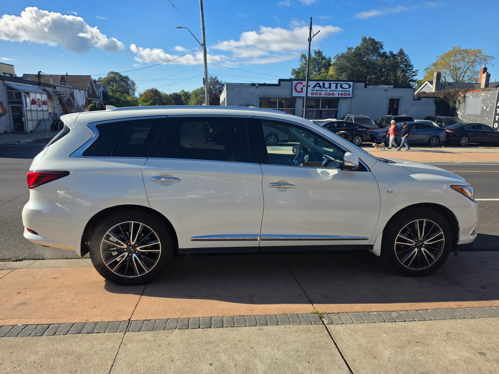 2017 INFINITI QX60 photo 8