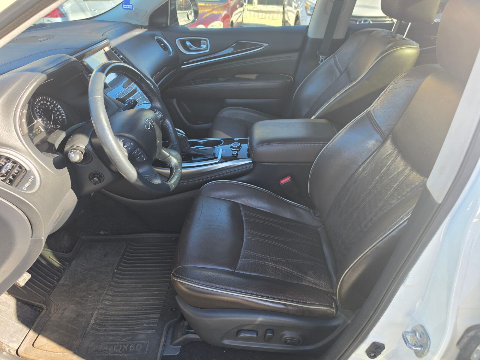 2017 INFINITI QX60 photo 9