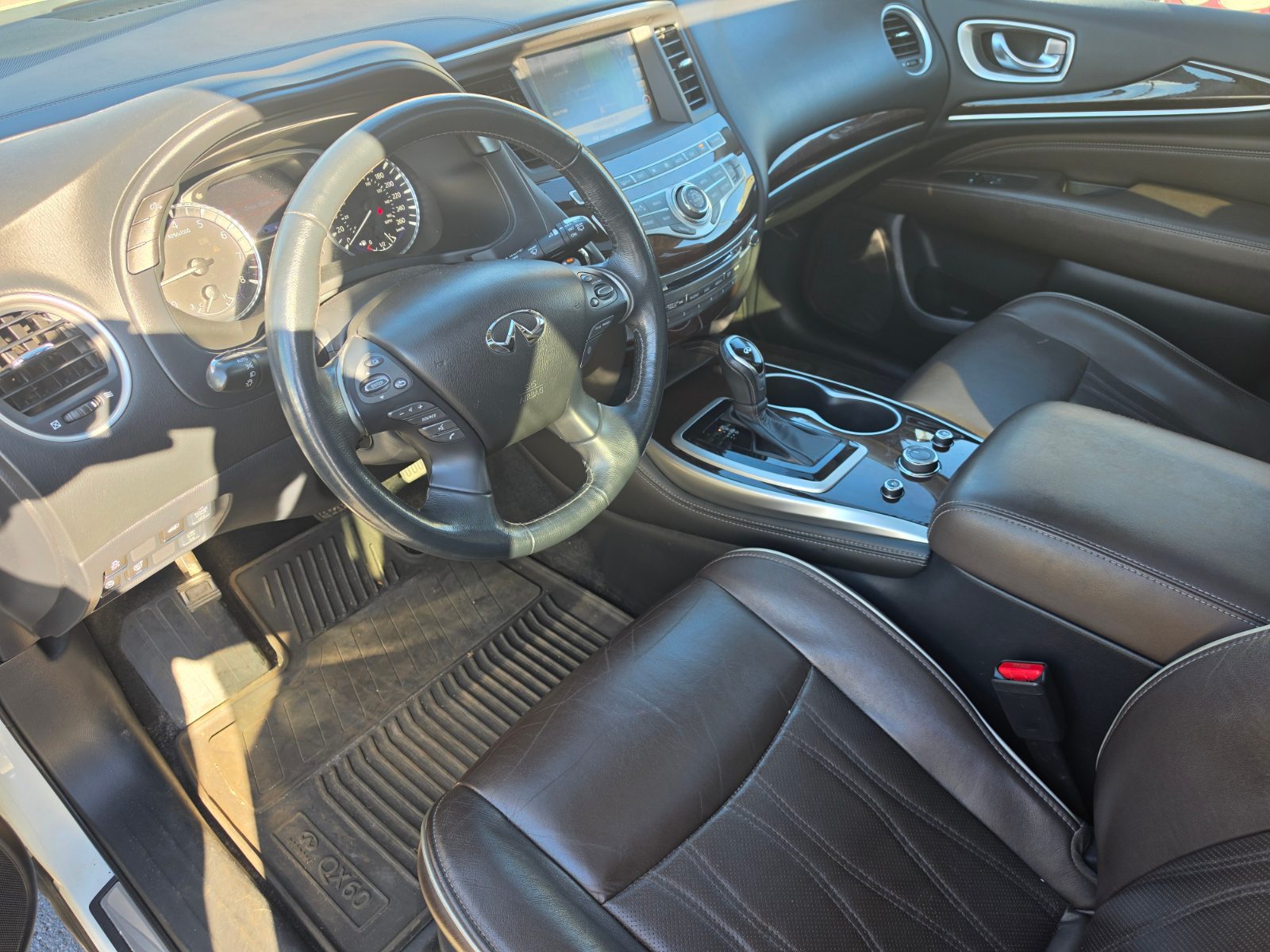 2017 INFINITI QX60 photo 10