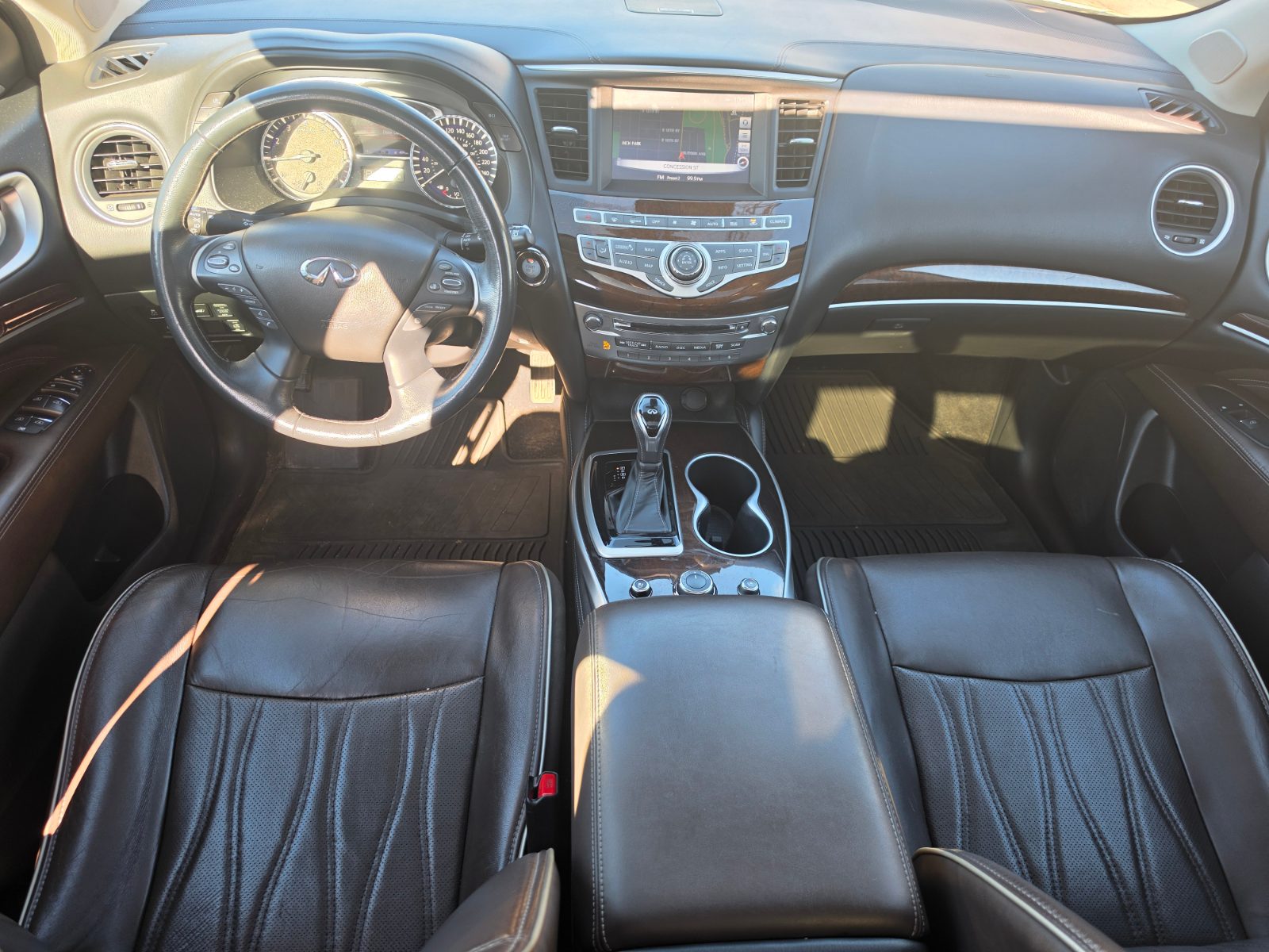 2017 INFINITI QX60 photo 11
