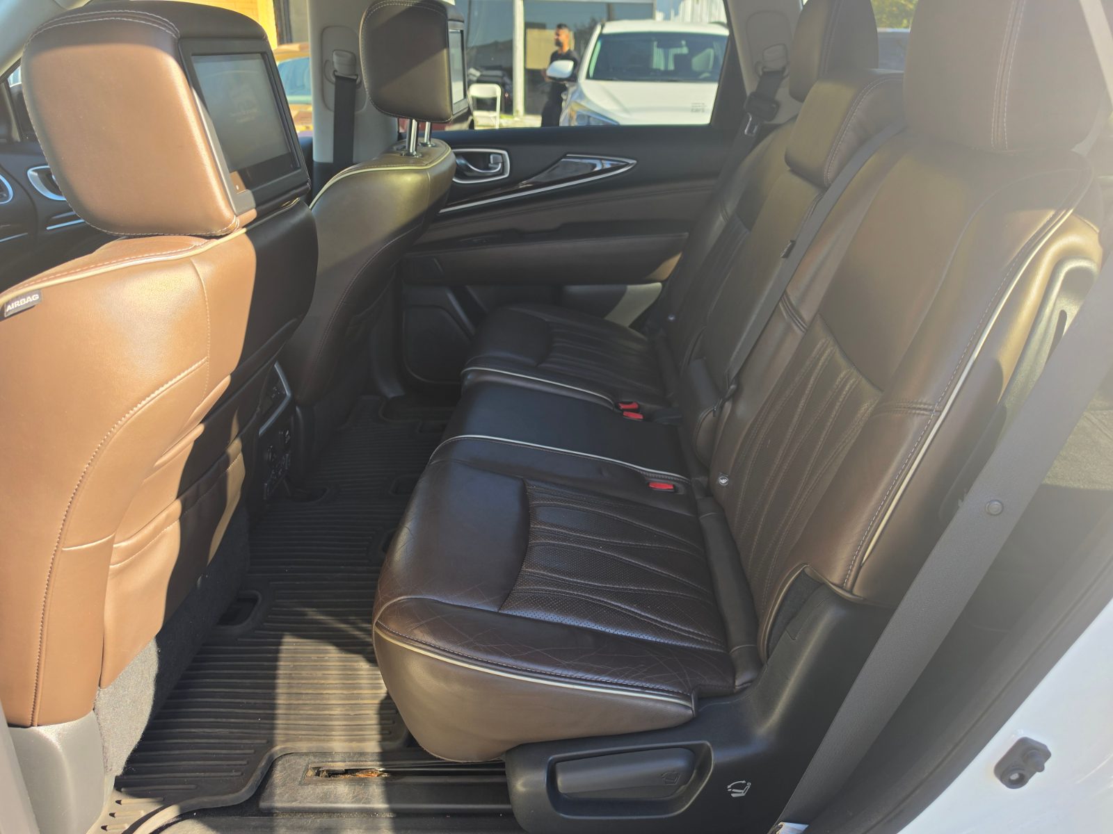 2017 INFINITI QX60 photo 12