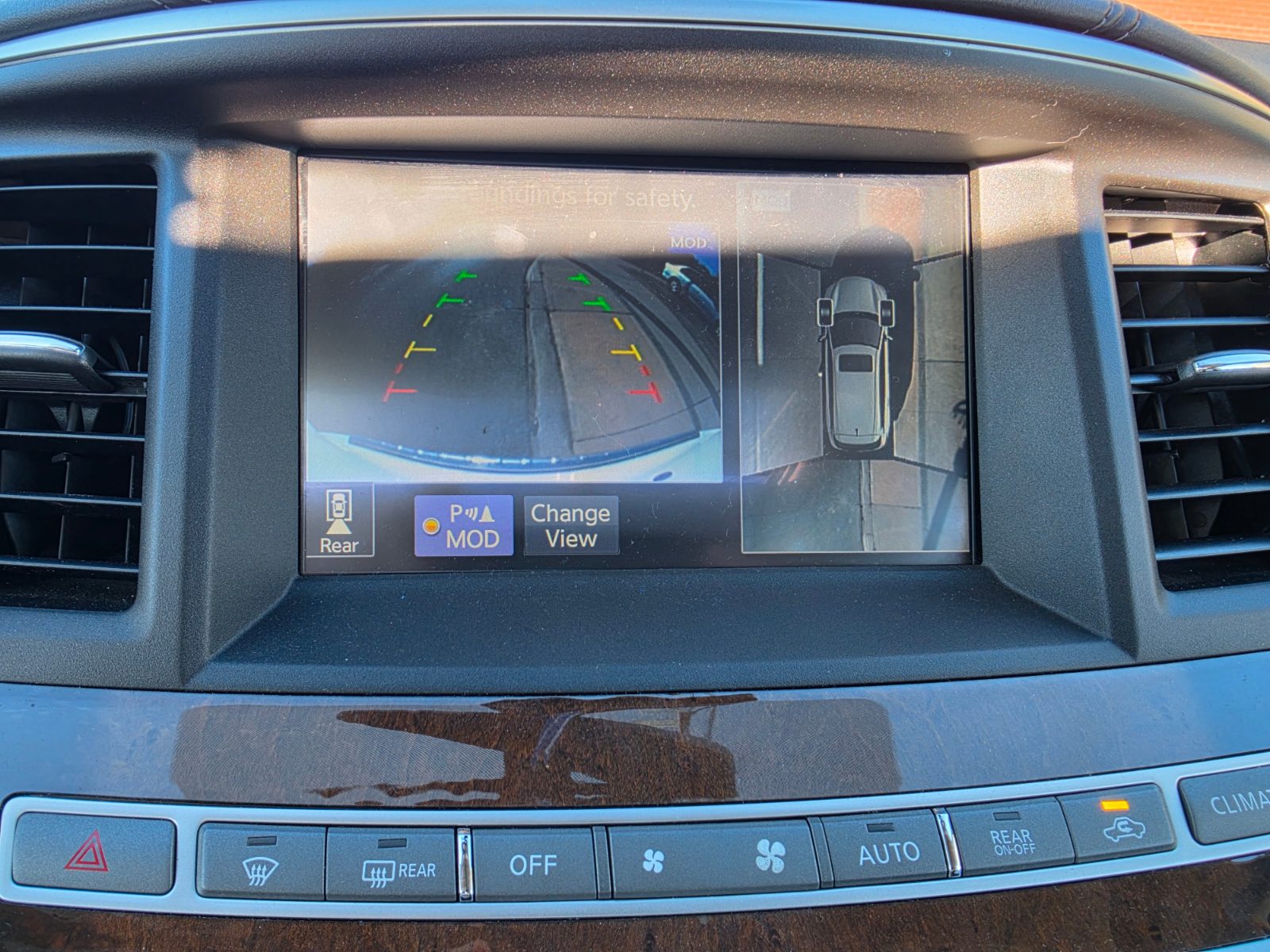 2017 INFINITI QX60 photo 17