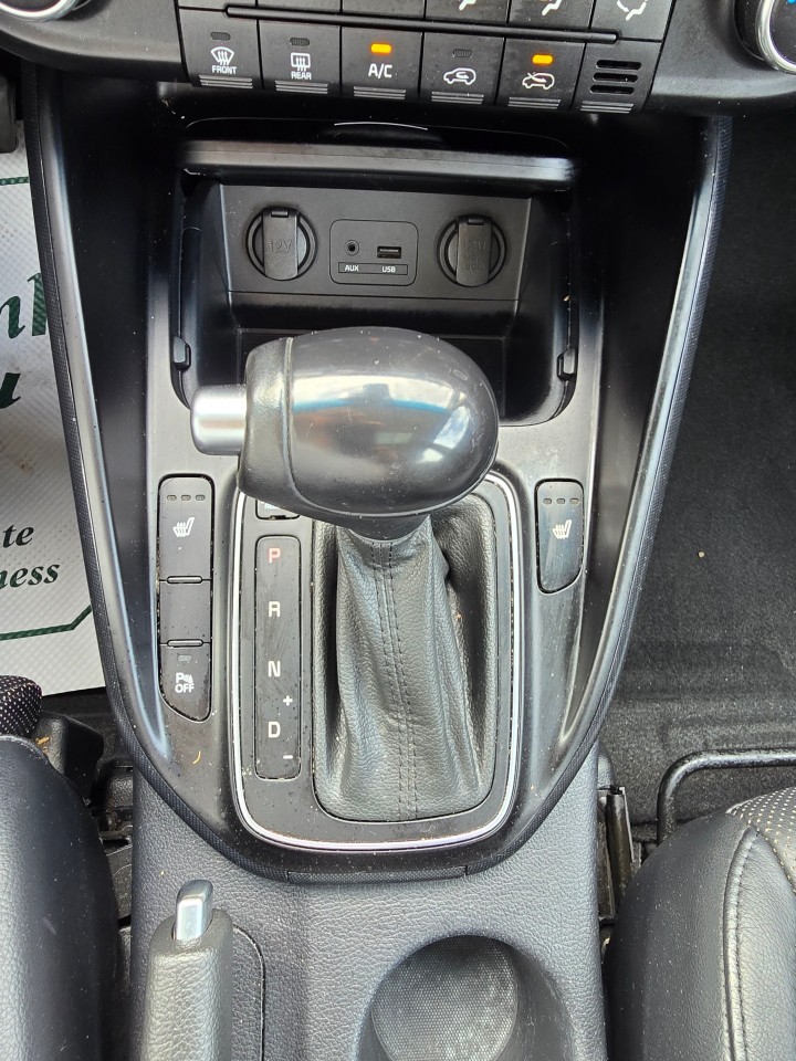 2014 Kia Rondo photo 16
