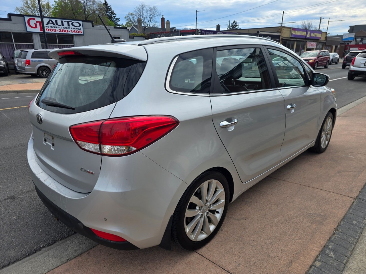 2014 Kia Rondo photo 7