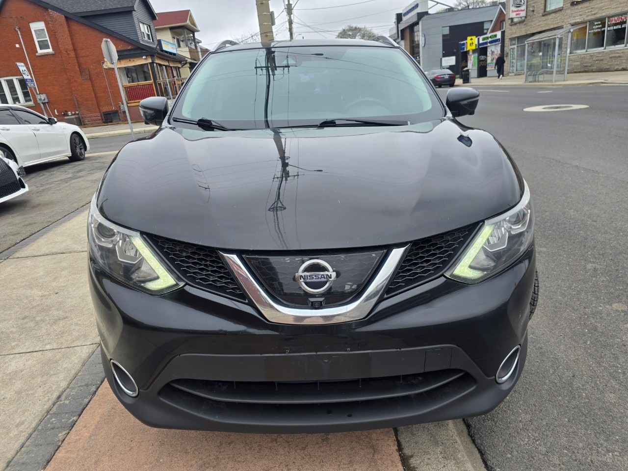 2017 Nissan Qashqai photo 2