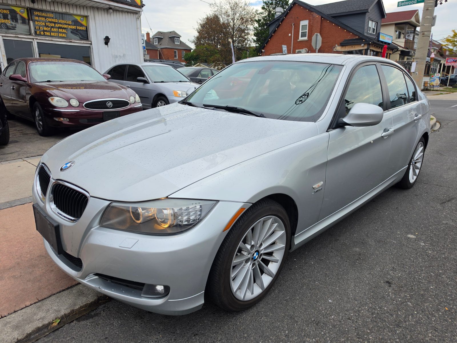 2010 BMW 3 Series photo 3