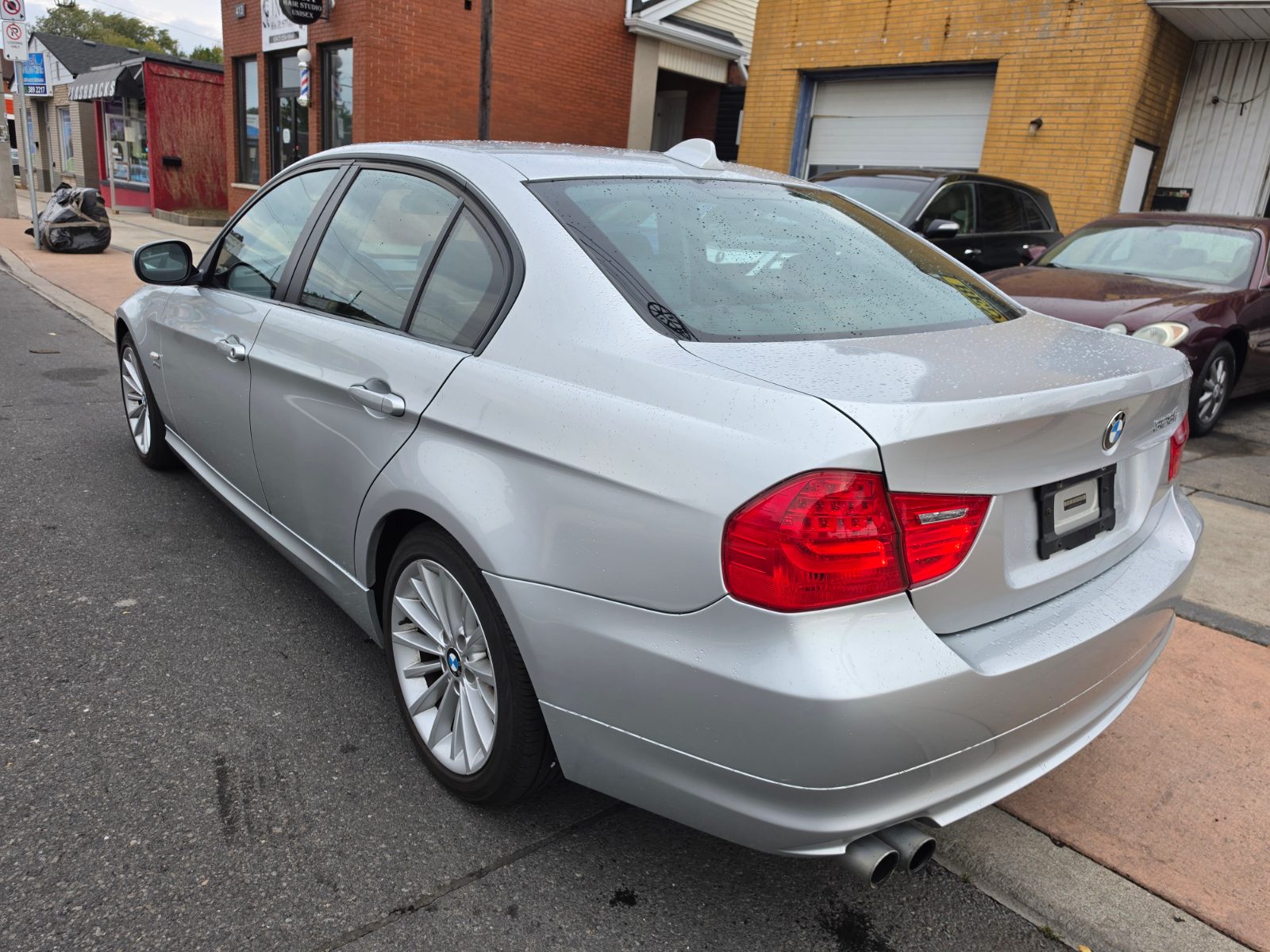 2010 BMW 3 Series photo 5