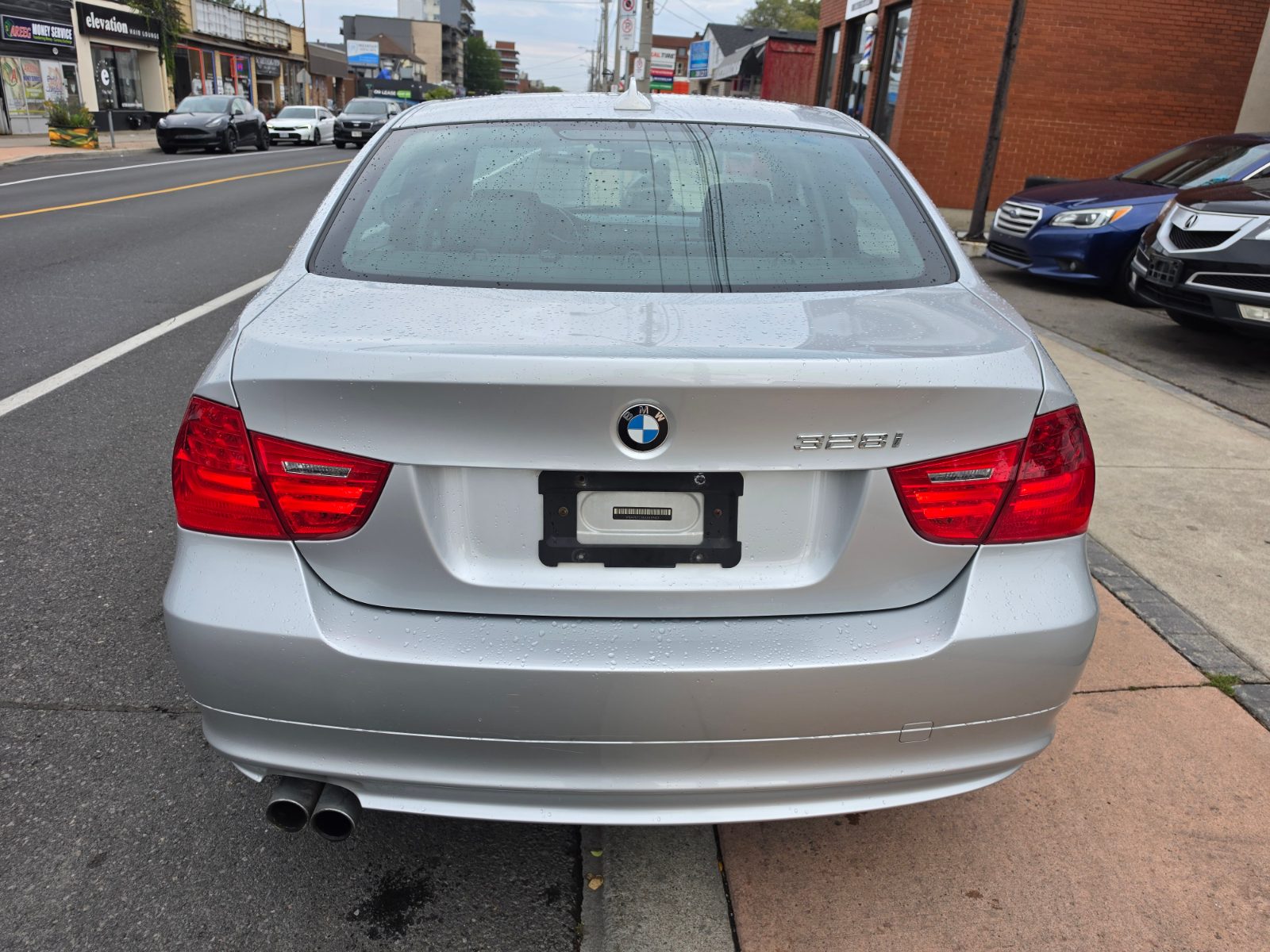 2010 BMW 3 Series photo 6