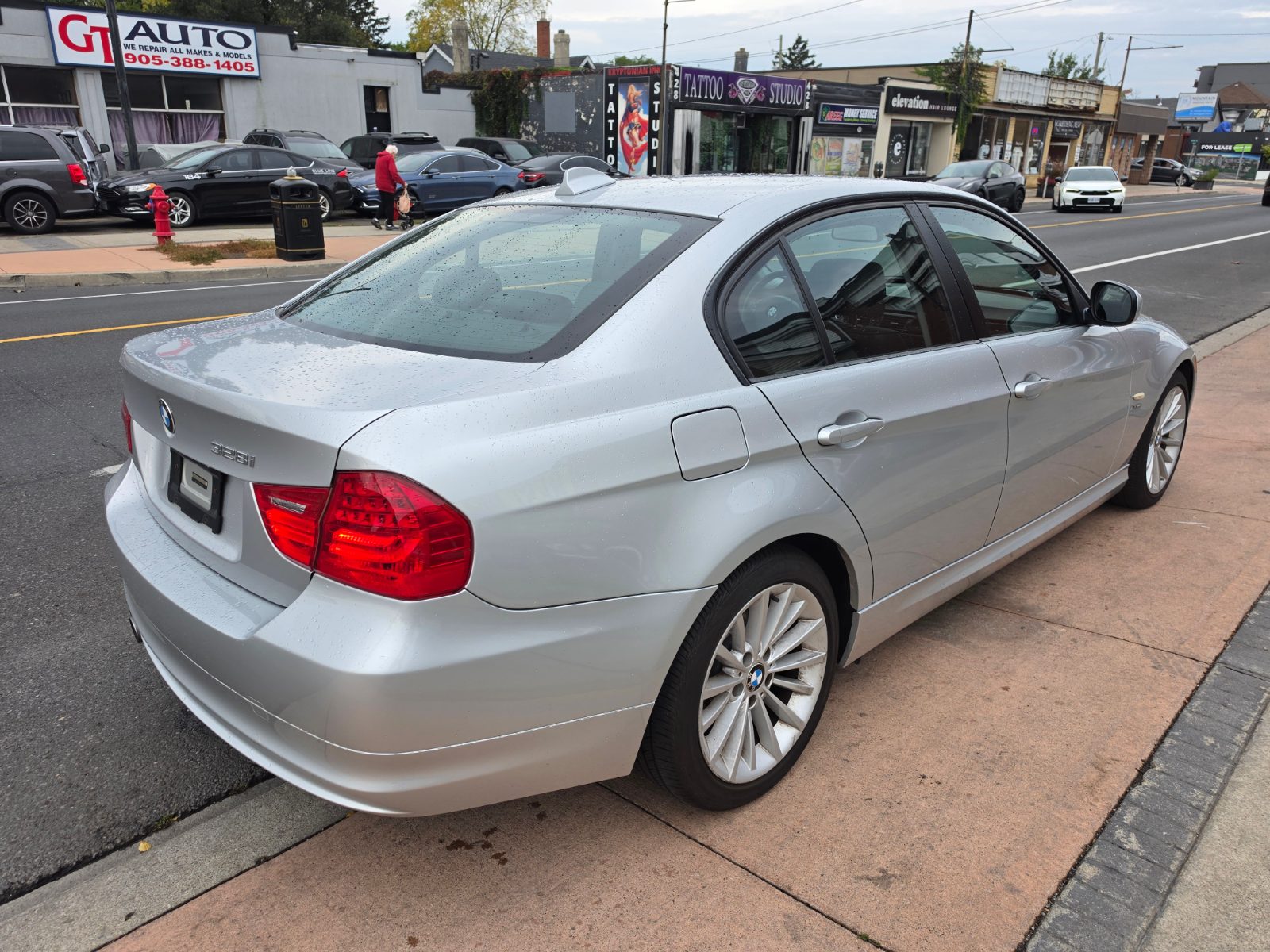 2010 BMW 3 Series photo 7